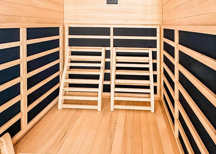 Dom wakacyjny Lovely In With Sauna